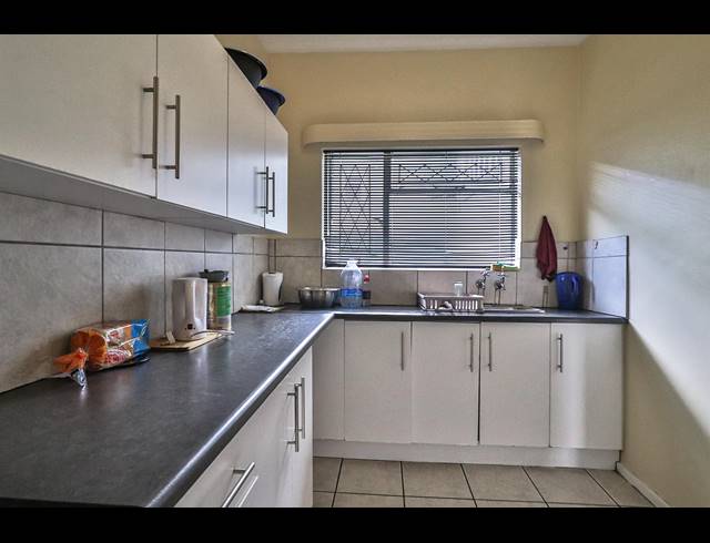 2 BEDROOM APARTMENT RENTED IN SOUTH END